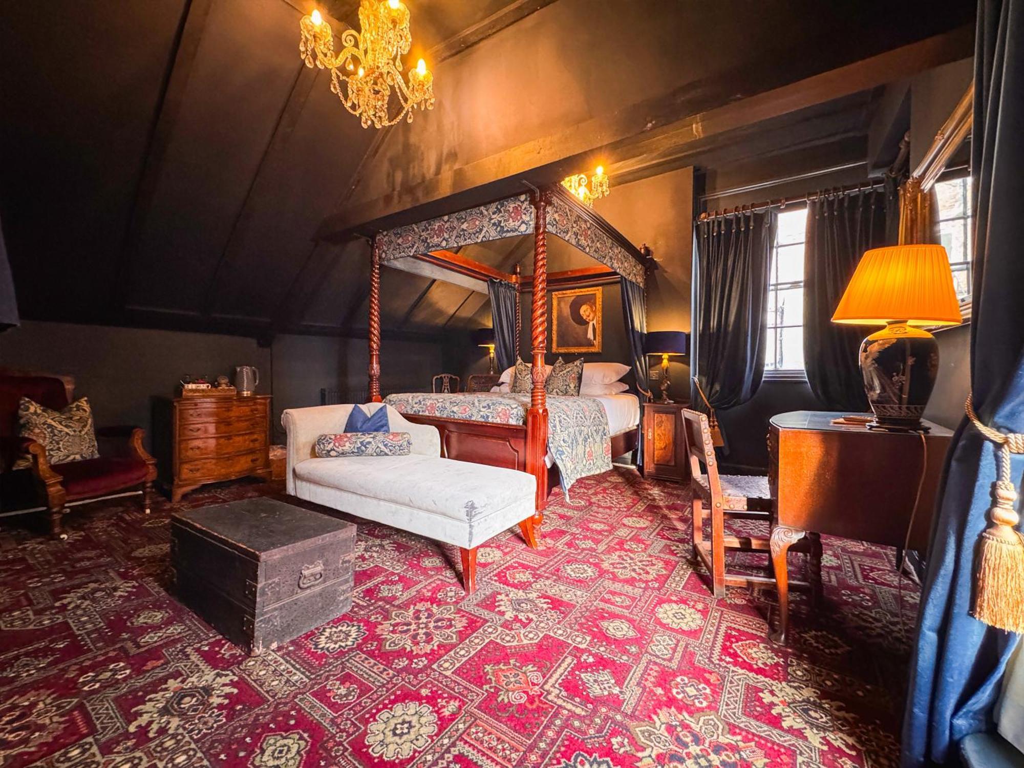 Four Poster Double Bed,1742708993:JPEG